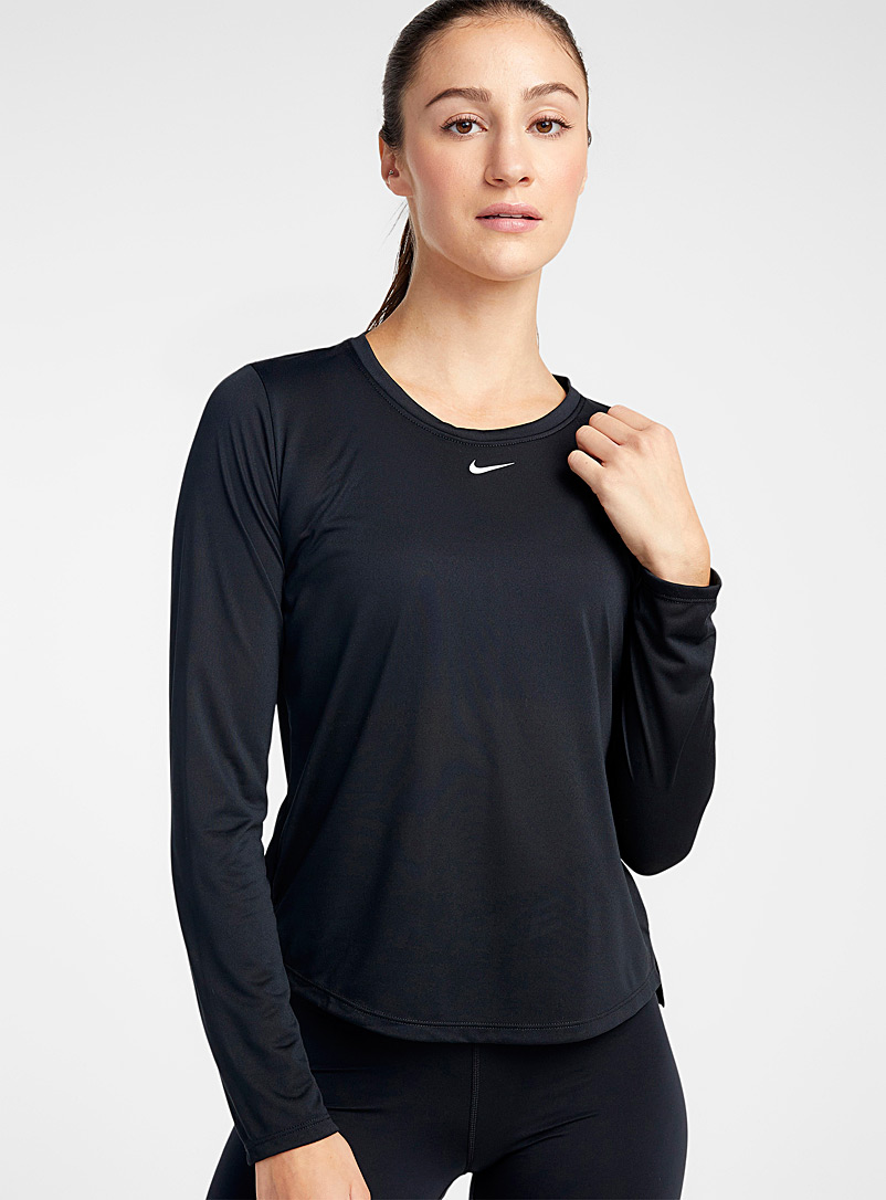 Nike: Le t-shirt léger manches longues Noir pour femme