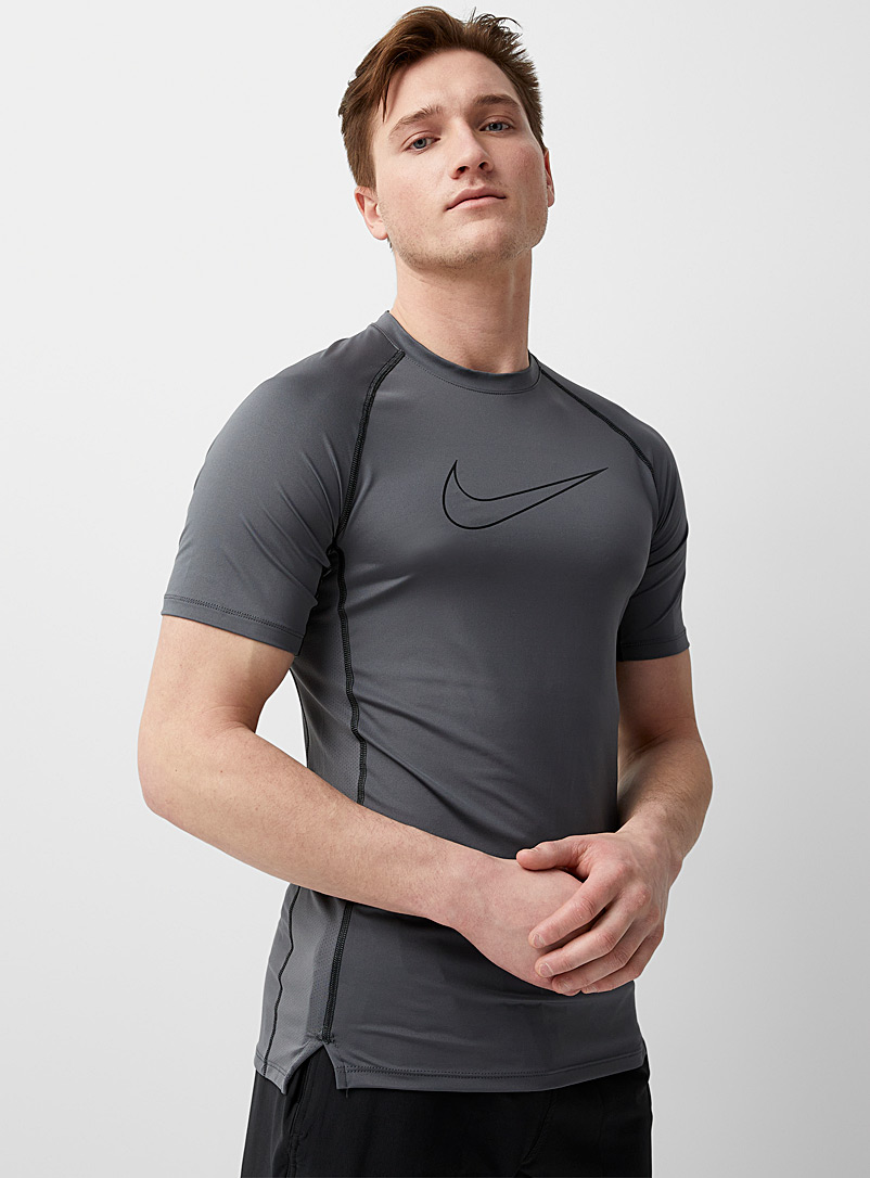 Nike: Le t-shirt ajusté raglan contrastant Gris pour homme