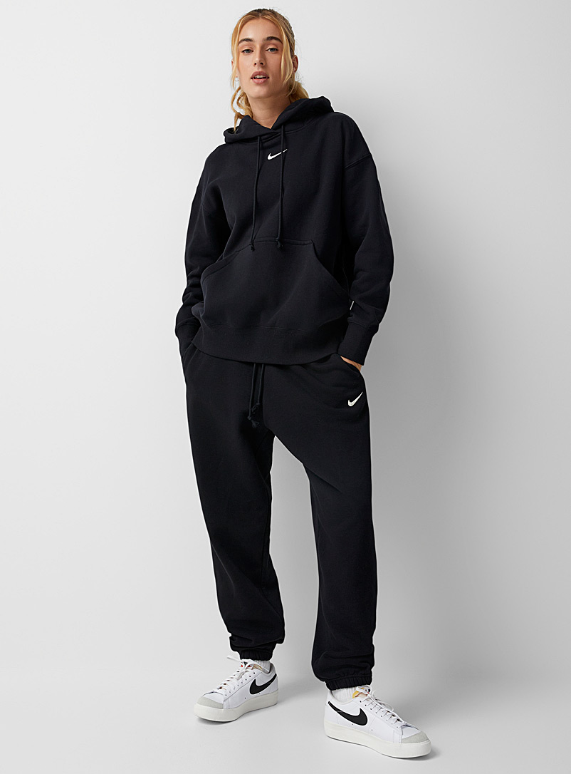 Stylish and Comfortable Womens Nike Tracksuits