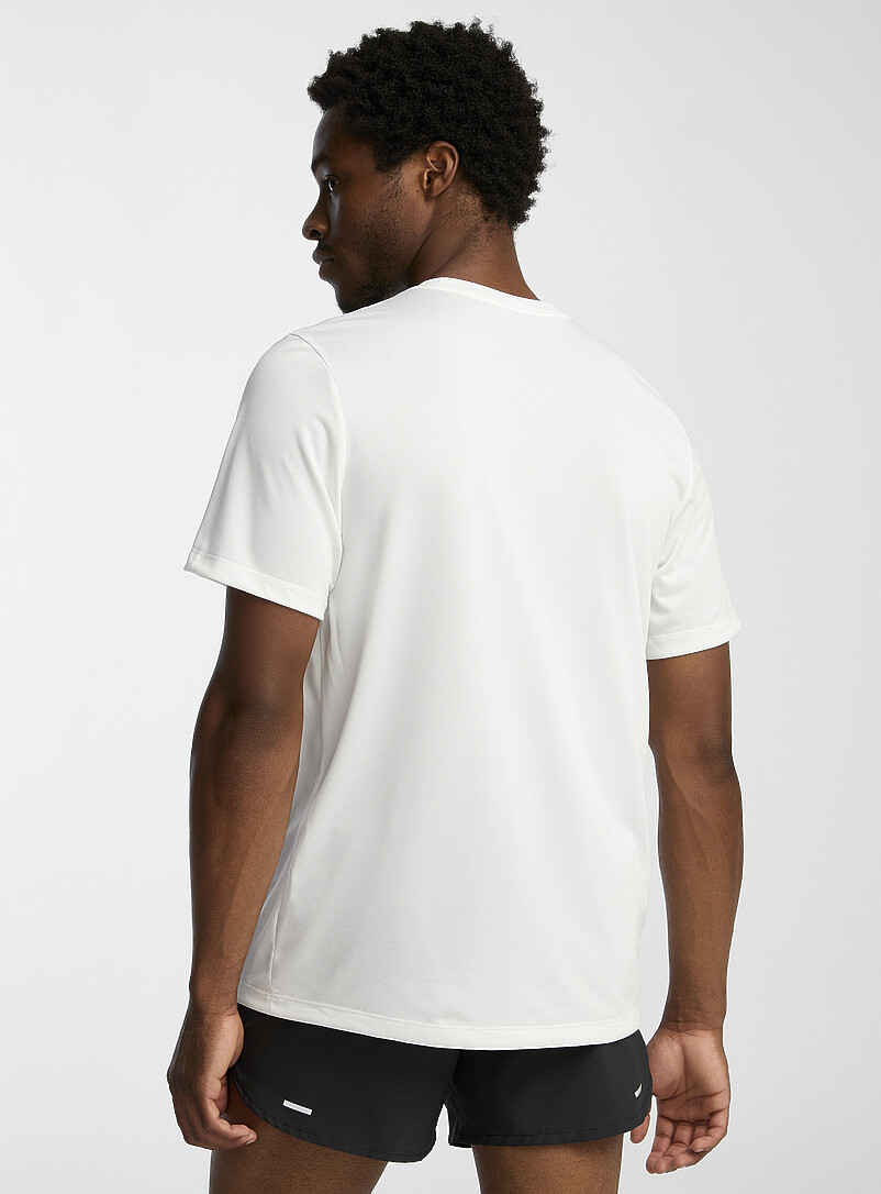 Nike: Le t-shirt Legend Blanc cass&eacute; pour homme