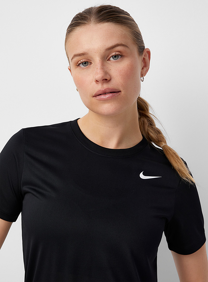 Nike: Le t-shirt Nike Legend Noir pour femme