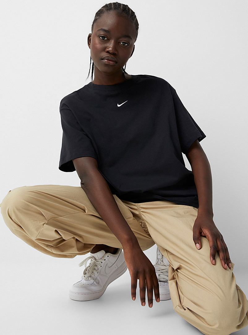 Centred logo T-shirt | Nike | Women's Short-Sleeve T-shirts | Simons