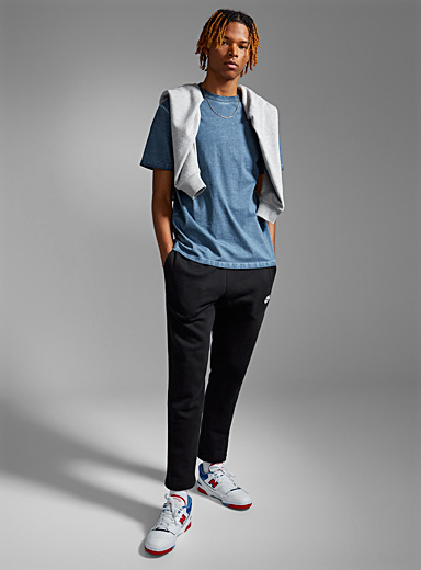Nike: Le pantalon molletonné Sportswear Club essentiel Coupe étroite Noir pour homme