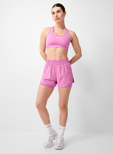 Nike: Le short fluide 2-en-1 One Fuchsia pour femme