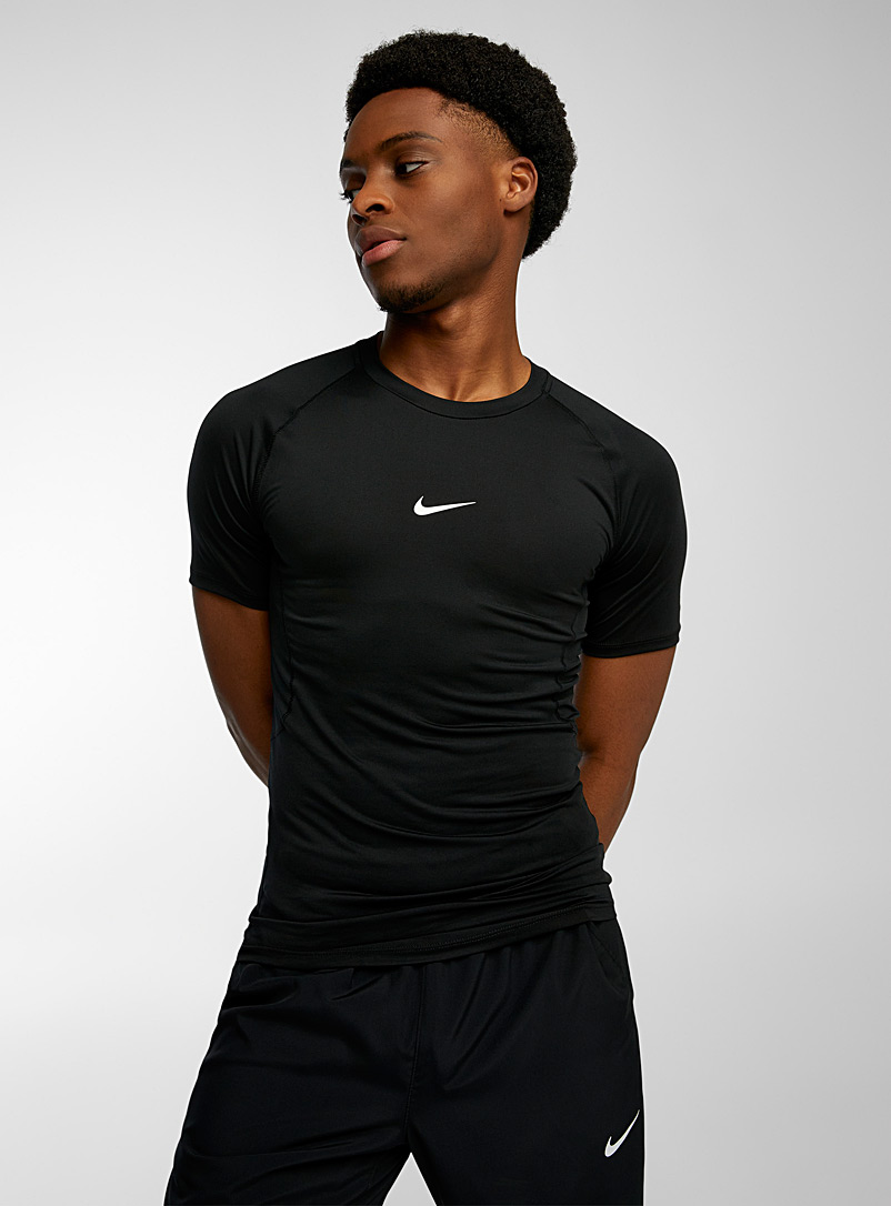 Nike: Le t-shirt raglan ajusté Noir pour homme
