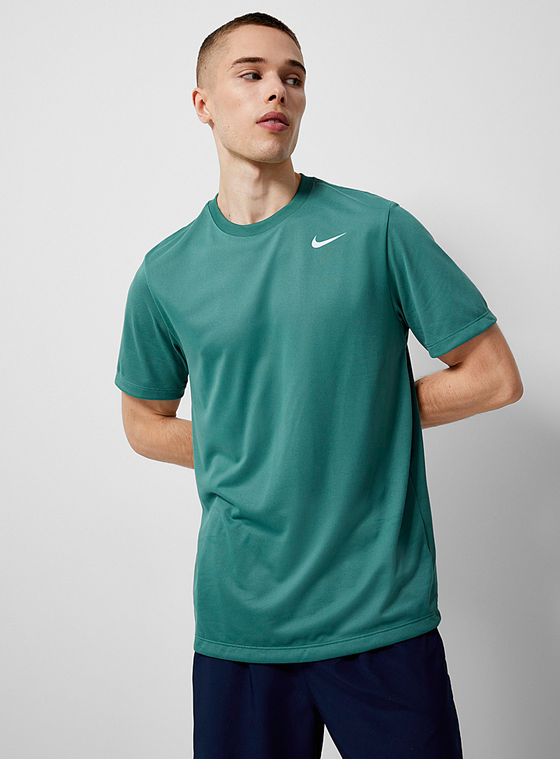 Nike: Le t-shirt décontracté Legend Vert pour homme