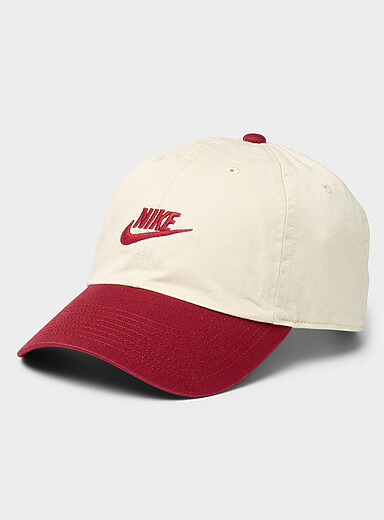 La casquette d&eacute;lav&eacute;e Nike Club