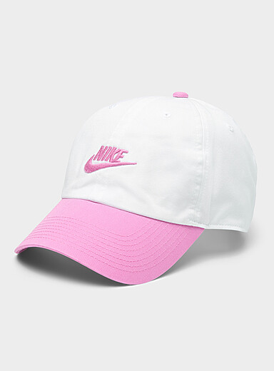 La casquette d&eacute;lav&eacute;e Nike Club