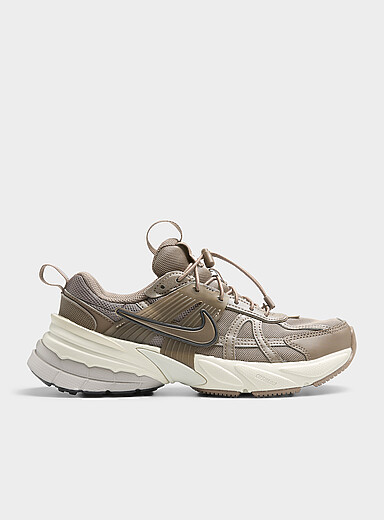 Nike: Le sneaker V2K Run taupe Femme Brun pour femme