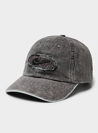 Nike Club distressed emblem cap