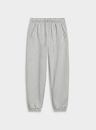 Le jogger basketball molletonn&eacute; Solo Swoosh <b>Coupe ample</b>