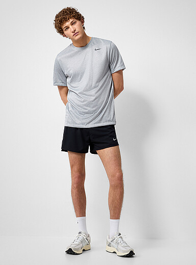 Le short de course perfor&eacute; Dri-FIT