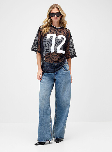 Le t-shirt filet multilogo
