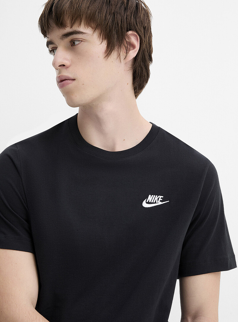 Nike White Small logo Sportswear Club T-shirt for men