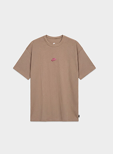 Nike: Le t-shirt ample Sportswear Essentials Fauve - Tabac pour homme