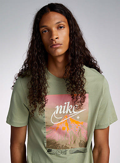 Nike: Le t-shirt montagne infrarouge Vert pour homme