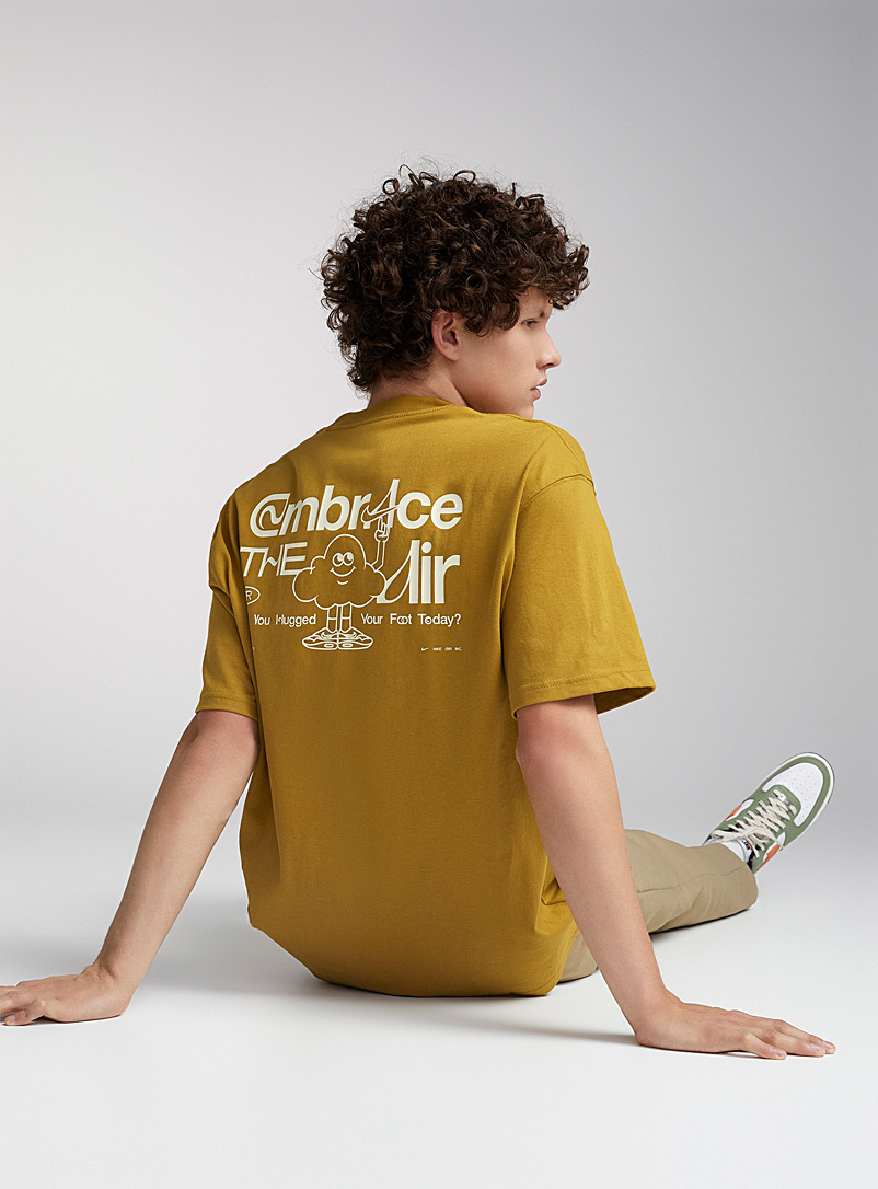 Nike: Le t-shirt Max90 jaune moutarde Bronze ambre pour homme