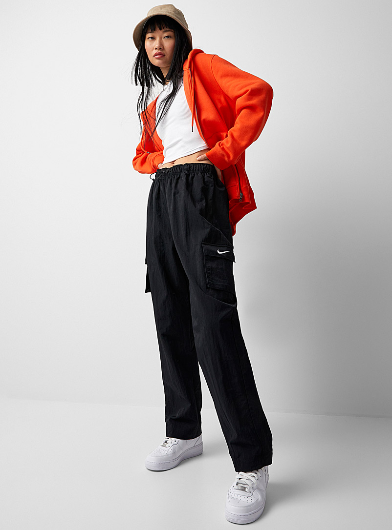 Nike: Le pantalon nylon cargo Noir pour femme