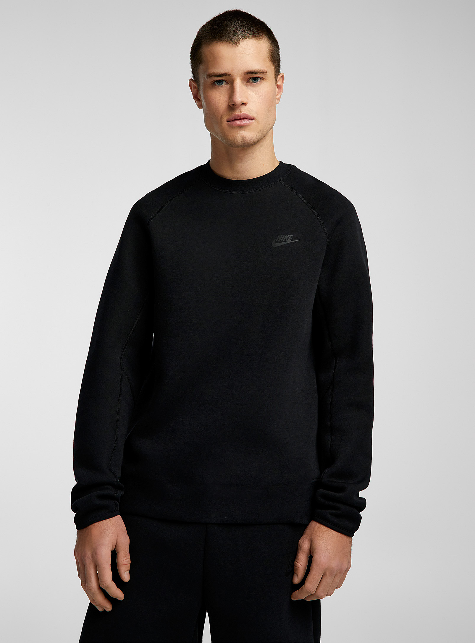 Nike Tech Fleece Raglan Sweatshirt In Black