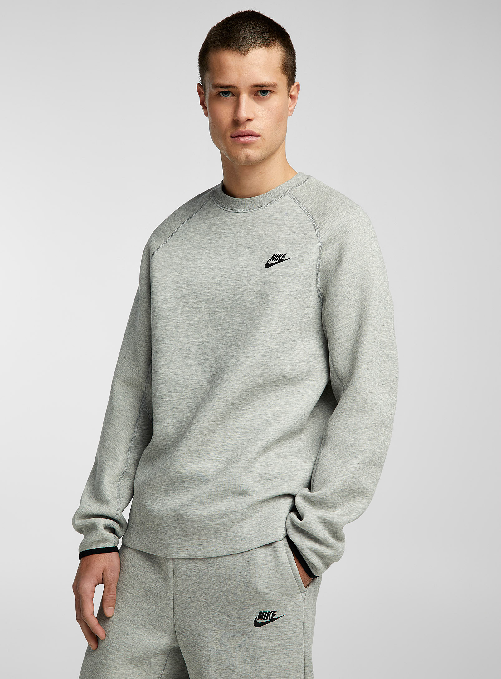 Nike Tech Fleece Raglan Sweatshirt In Light Grey