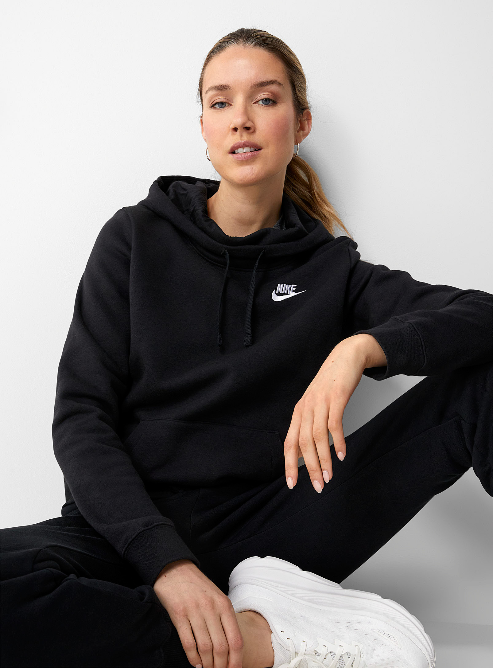 Nike Club Fleece Hoodie In Black