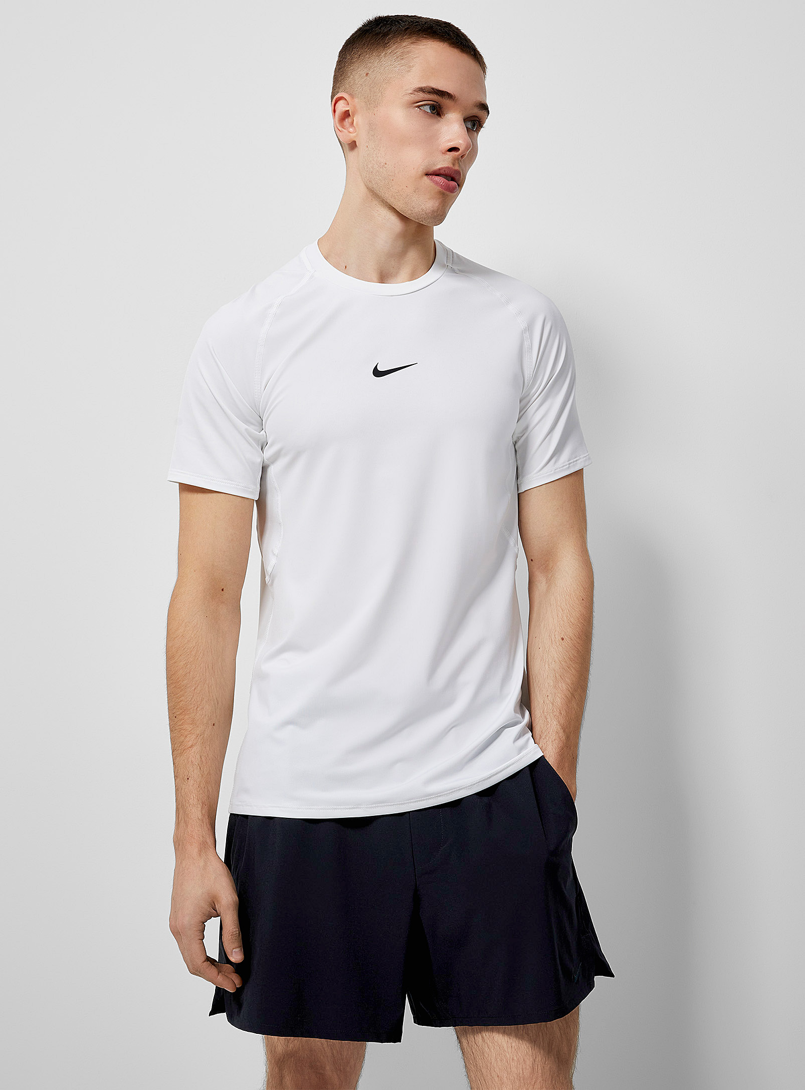 Nike - Raglan fitted logo tee (Men, White, LARGE)