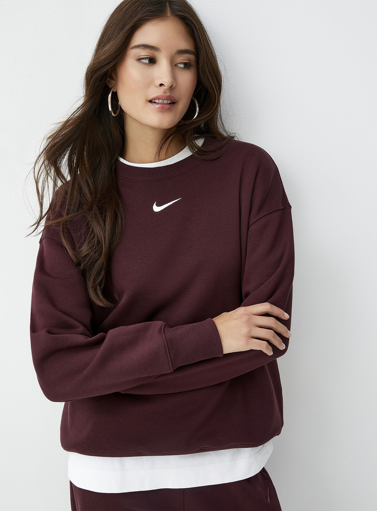 Nike - Embroidered logo loose sweatshirt (Women, Red, SMALL)