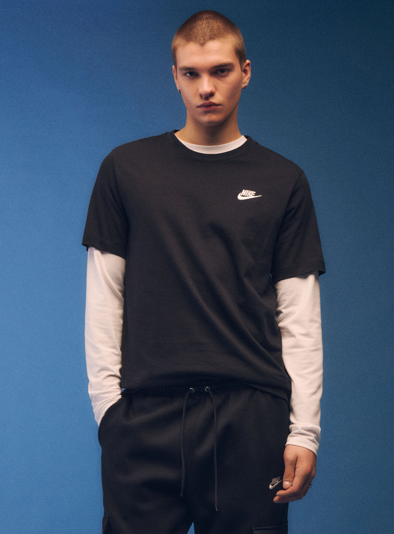 Nike - Small embroidered logo T-shirt (Men, Black, MEDIUM)