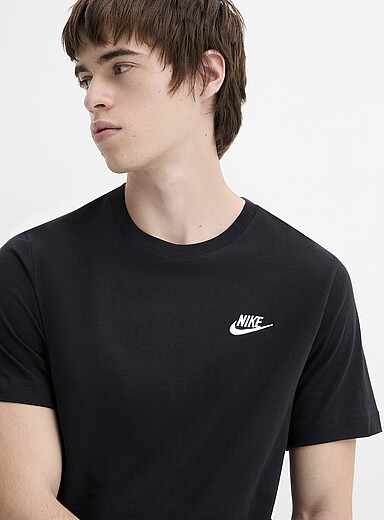 Small logo Sportswear Club T-shirt