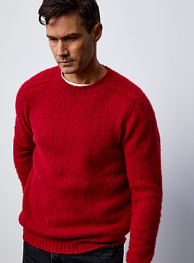 Jamieson's: Le chandail pure laine Shetland <b>En exclusivit&eacute; chez Simons</b> Rouge pour homme
