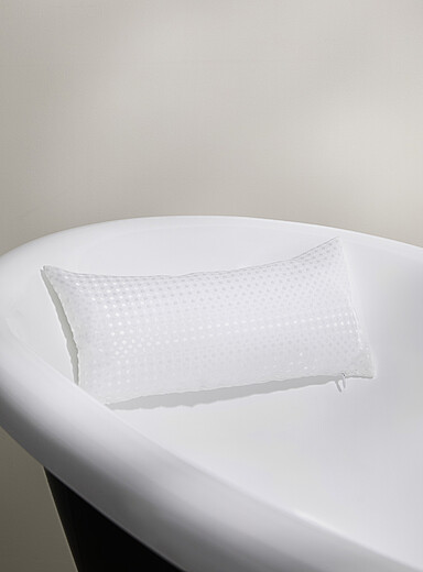 Polka dot bath cushion