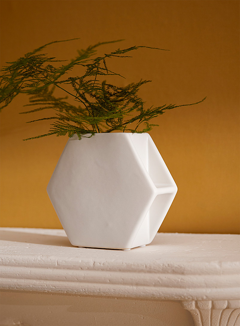 Simons Maison White Recessed hexagon vase