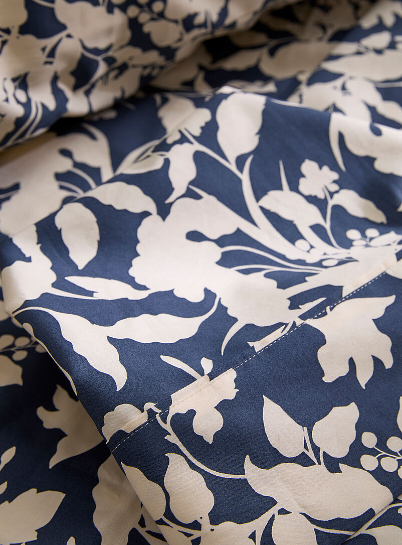 Kas Australia: L'ensemble draps bleu marine po&eacute;sie florale Lila Pour matelas jusqu'&agrave; 16 po Bleu