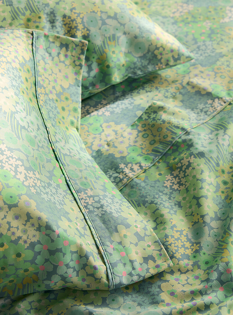 Clementine green flower sheet set Fits mattresses up to 16 in product image 2