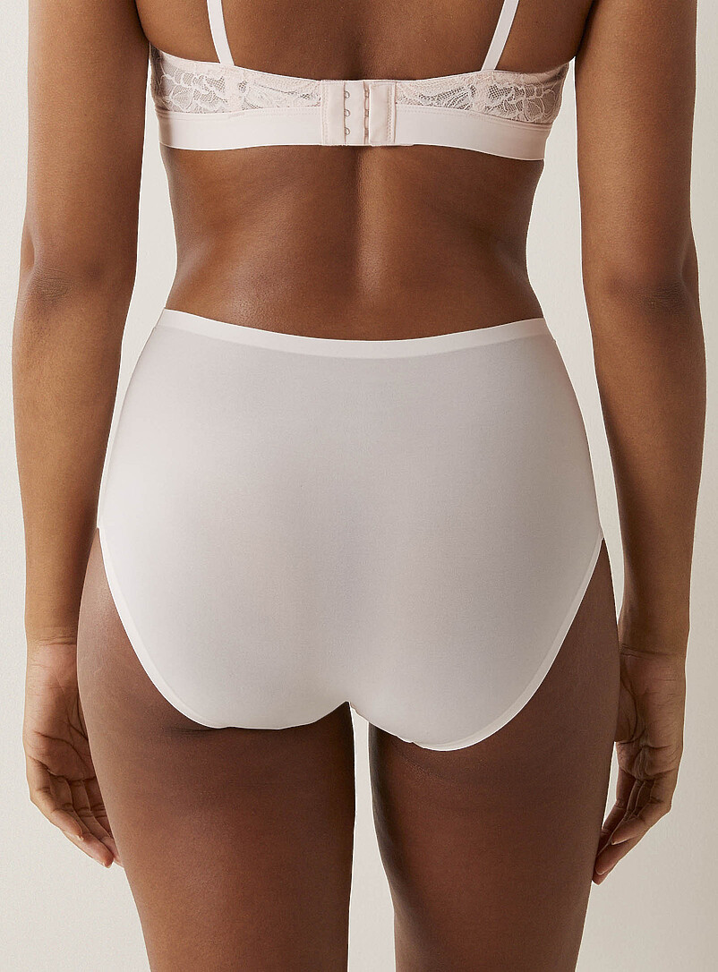 Chantelle: La classique taille haute soyeuse Soft Stretch Nylon Noir pour femme