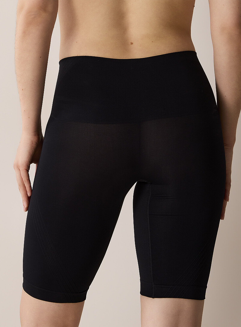 Smooth Comfort high-waist control short Length: 9" product image 2