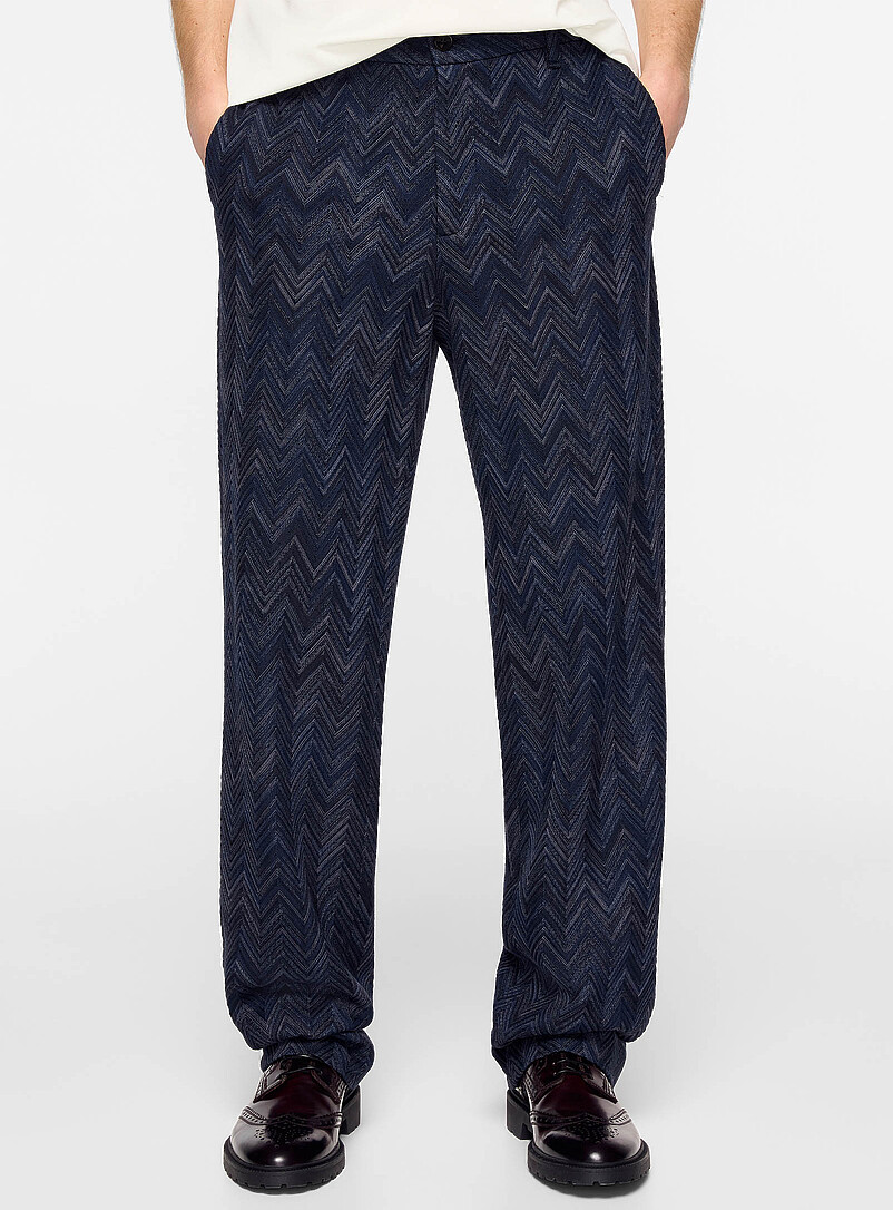 Blue textured zigzag pattern pant product image 2