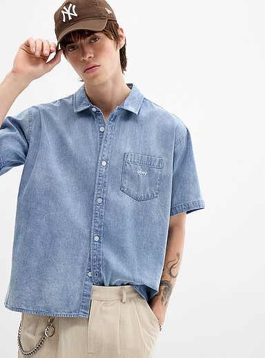 La chemise en denim blanchie