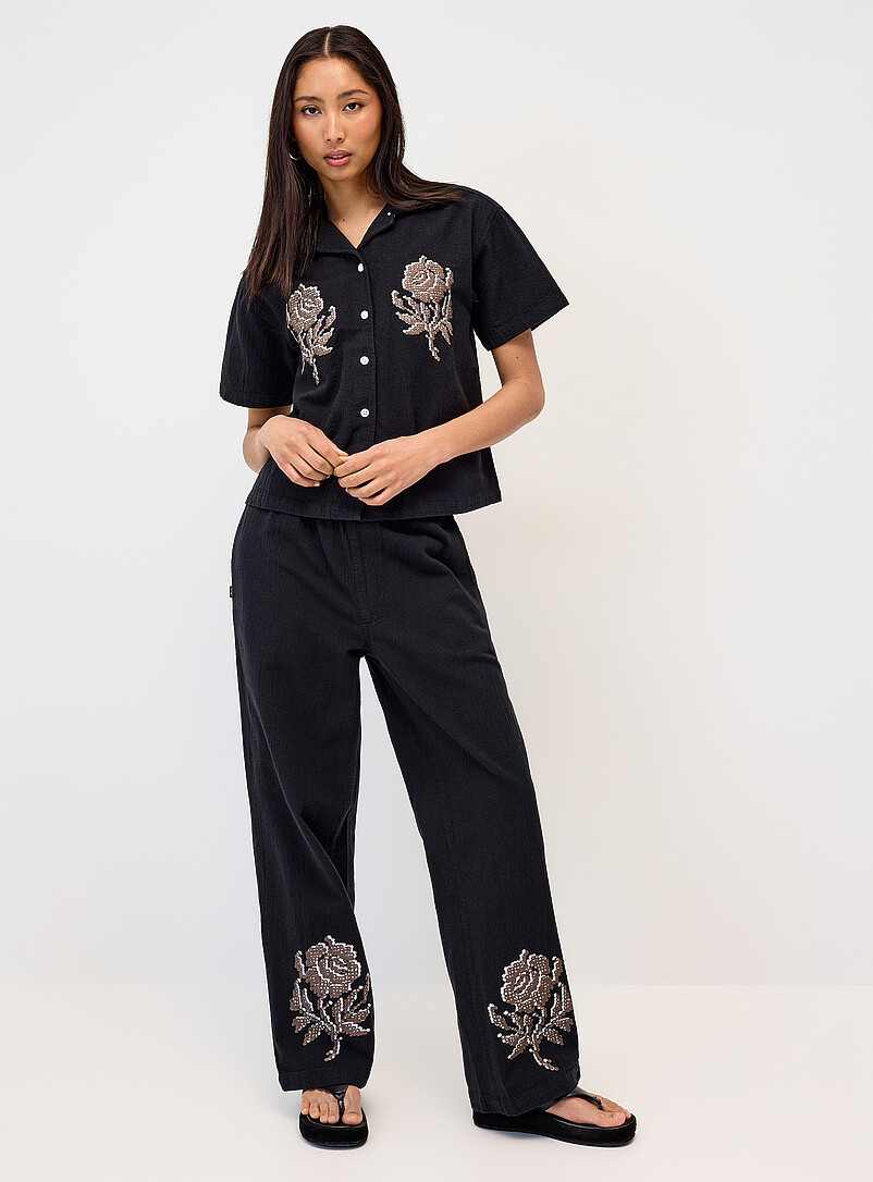 Contrasting Roses Wide-Leg Pant