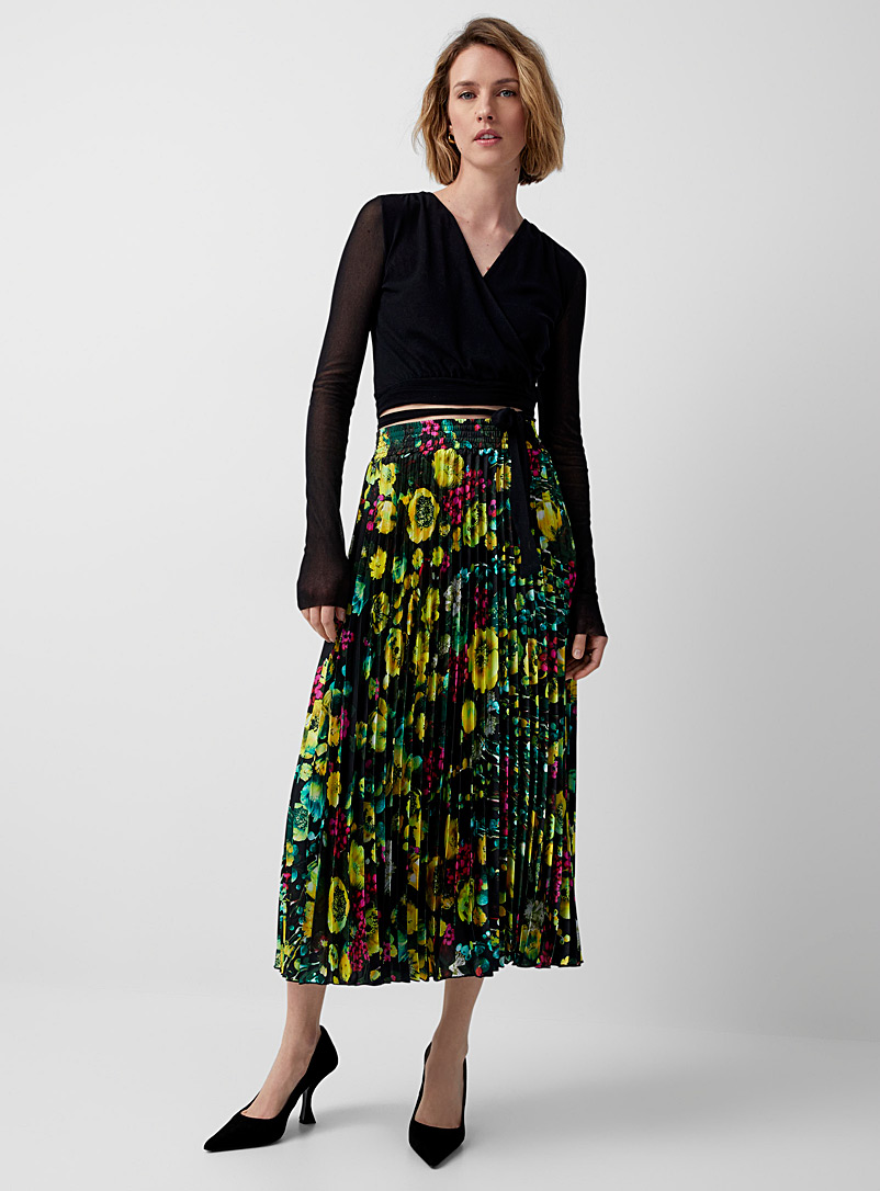 FUZZI: La jupe plissée satinée jardin opulent Jaune vif-canari pour femme