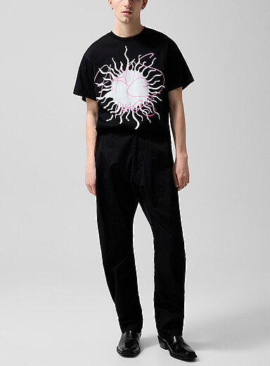 Le pantalon ballon boucle arri&egrave;re