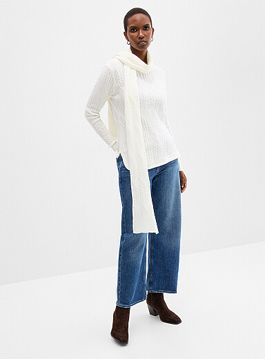 Contemporaine Off White Cable-knit sweater and scarf set for women