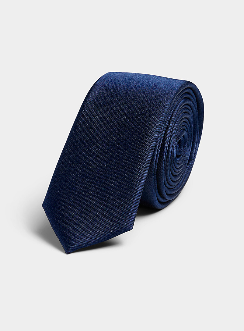 Le 31: La cravate étroite satinée Bleu marine - Bleu nuit pour homme