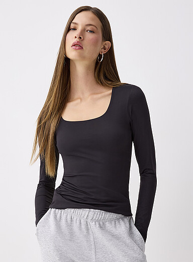 Twik: Le t-shirt col d&eacute;gag&eacute; seconde peau Noir pour femme