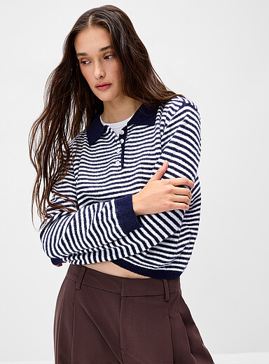 Twik: Le chandail moelleux col polo ray&eacute; Bleu &agrave; motifs pour femme