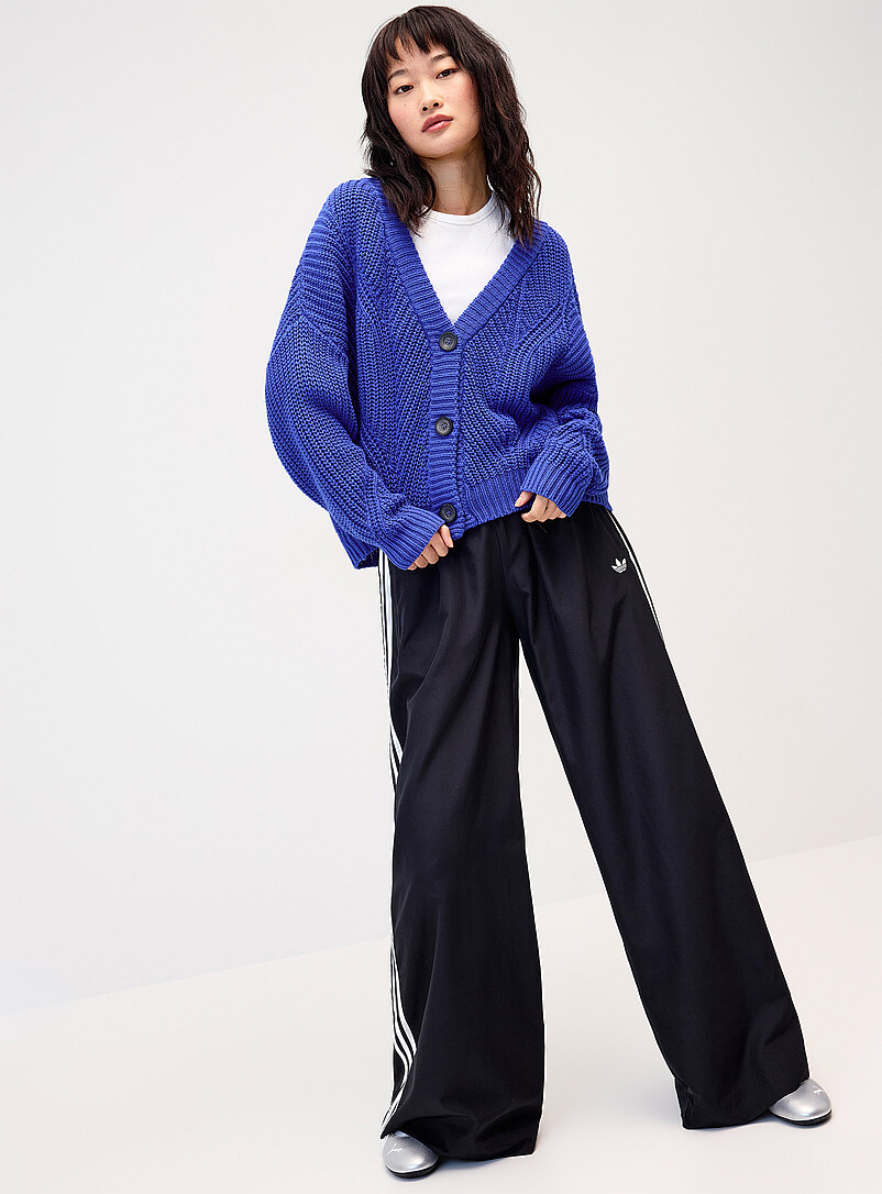 Twik: Le cardigan c&ocirc;tes perl&eacute;es col V Rose pour femme