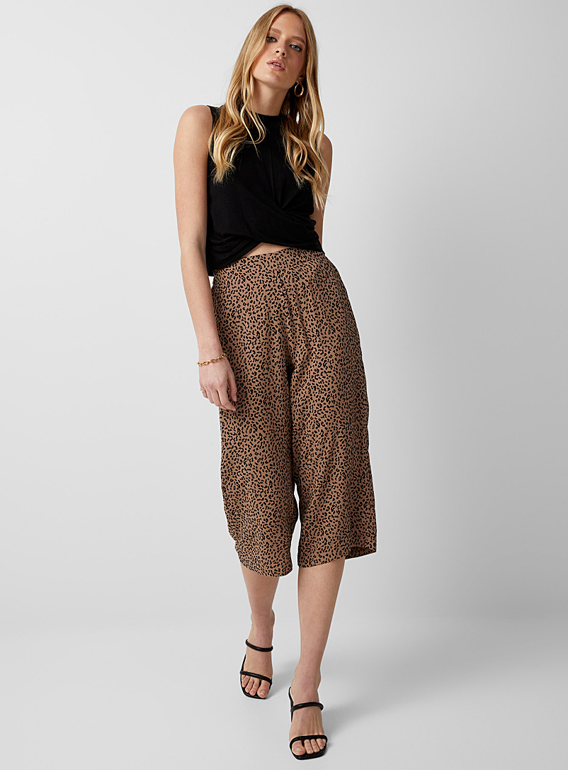 Vero Moda Patterned Brown Print bouquet cropped pant for women