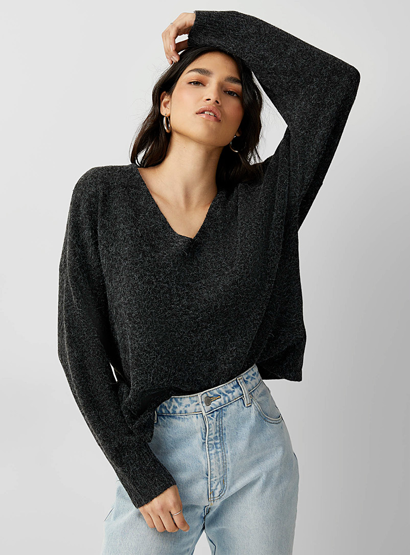 Vero Moda Black Casual V-neck sweater for women