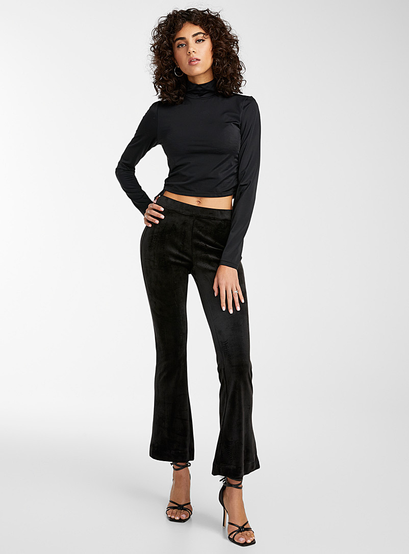 Vero Moda Black Flared velvet pant for women