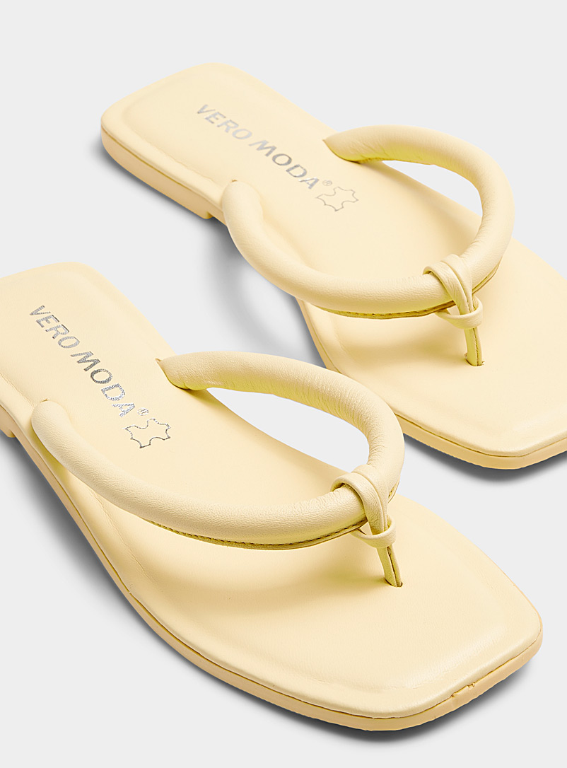 Vero Moda Ivory White Cere flip-flops for women